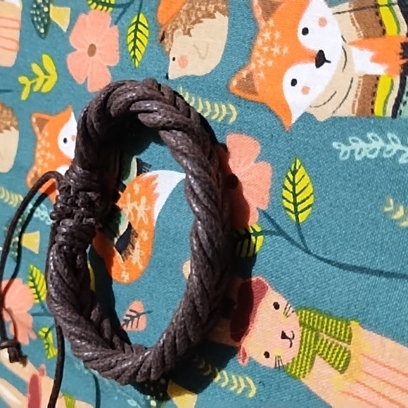 Pick 5 Men's Leather/Cord bracelets. - Picture 6 of 10